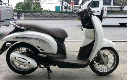 honda scoopy กท615  ปี54 สีขาวม่วง เดิมๆ เครื่องดี  17000