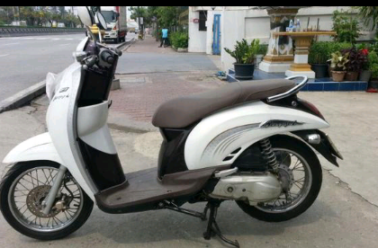 honda scoopy กท615  ปี54 สีขาวม่วง เดิมๆ เครื่องดี  17000