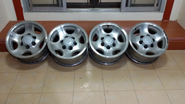 ขายล้อ toyota land cruiser vx80 แท้ๆ