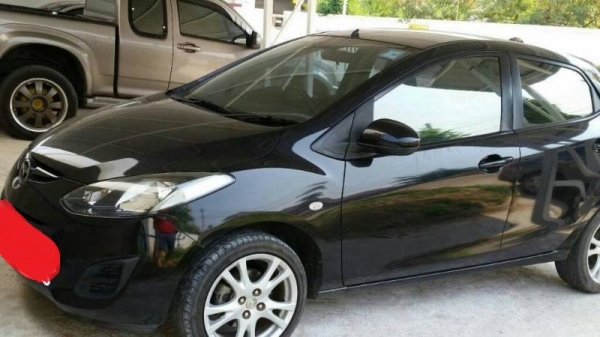 Mazda2  5ประตู  ปี10    ออโต้    ตัวรอง