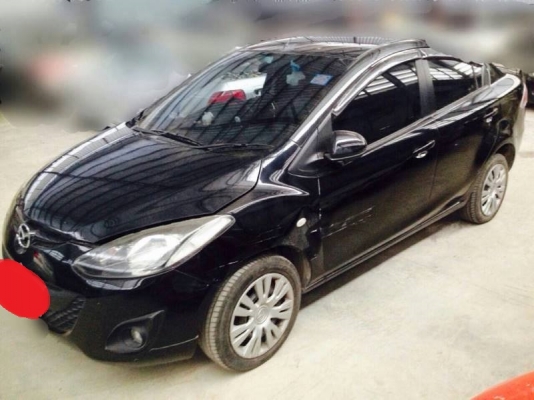 Mazda2 4ประตู  ปี10    ออโต้    เบาะหนัง