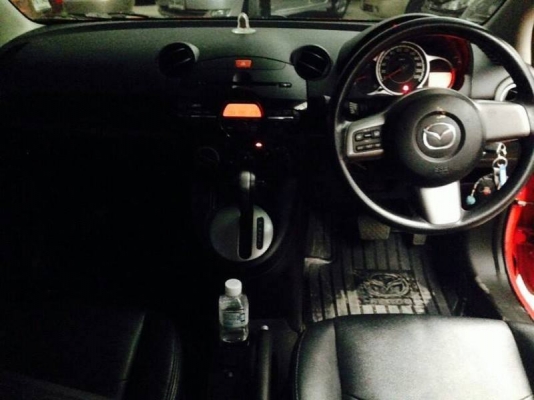 Mazda2 4ประตู  ปี12    ออโต้    เบาะหนัง   ตัวTOP