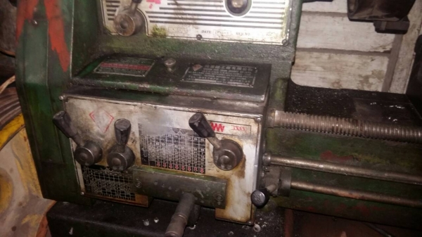 แท่นกลึง 5 ฟุต 3 เพลา เกียร์บล็อก สภาพสวย ๆ พร้อมใช้งาน ด่วน !! 68,000