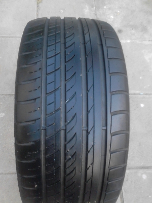 245/40R18  BONAZA F107  มี  1 เส้น tel.081-427-3941