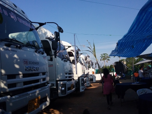 บริการขนส่งสินค้าทั่วประเทศ บริการรถบรรทุกให้เช่าระยะยาว รถ 10 ล้อ  6 ล้อ ตู้ทึบ 10 บ้าน มีรถ 20 คัน สถานที่จอดรถอยู่คลองหลวงคลอง 5 งานเที่ยวหรืองานประจำ ถ้างานประจำ มีค่าแนะนำให้ กับรูปแบบเช่าระยะยาว และ วิ่งรายเที่ยวงานประจำ สนใจติดต่อสอบถามข้อมูลได้ที่