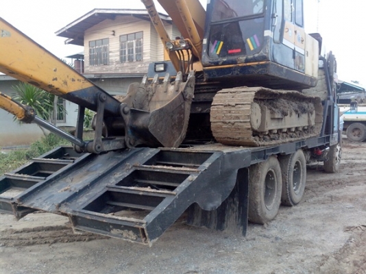 ขายรถบรรทุกสิบล้ออีซูซูเครื่อง 165 แรงม้า 6BD-1 แน่นมากๆ