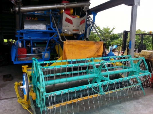 ขายด่วนรถเกี่ยวข้าว