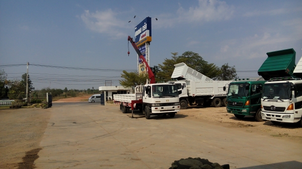 ถูกๆแล้วกันค่ะ อยากขาย HINO เครน 5 ตัน เครื่อง 195 ยาง 900 ขอบ 20 กระบะยาว 6.30 เมตร สวยๆพร้อมใช้ทะเบียนพร้อม สนใจ โทรเลยค่ะ