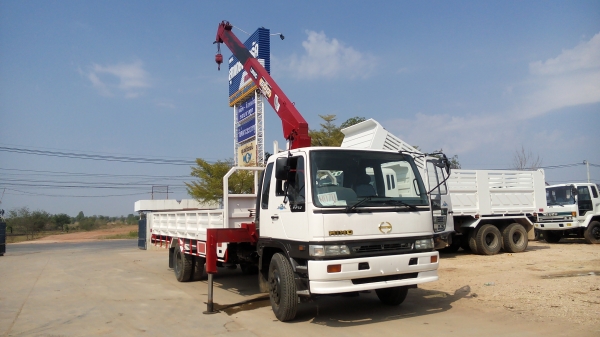 ถูกๆแล้วกันค่ะ อยากขาย HINO เครน 5 ตัน เครื่อง 195 ยาง 900 ขอบ 20 กระบะยาว 6.30 เมตร สวยๆพร้อมใช้ทะเบียนพร้อม สนใจ โทรเลยค่ะ