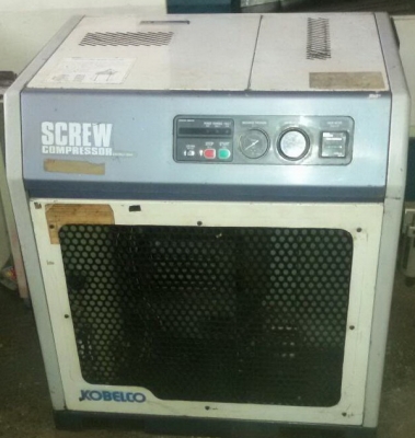 ขายชุดปั๊มลม สกรูแอร์ คอมเพลสเชอขนาด 8 แรง ของ KOBELCO + แอร์ไดเออร์ + ถังเก็บลมประมาณ 500 ลิตร 3 อย่าง ครบเช็ต ติดต่อได้ครับ