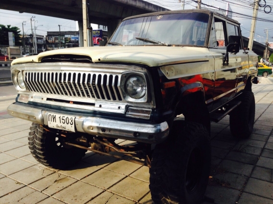 รถ jeep พร้อมใช้งานมีเล่มทะเบียน ลุยได้ทุกสถานการณ์ สนใจสอบถามได้