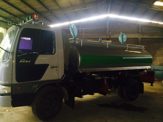 ขายด่วน รถบรรทุกน้ำ 6 ล้อ