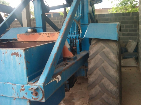 ขายรถไถคีบอ้อยฟอร์ด