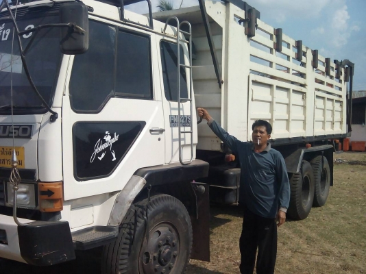 ขาย 10 ล้อดั้มหลงฟูโช่รุ่น FN527TE  เครื่อง6D16 195 แรง 10 สปีด ปี 38