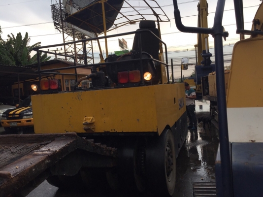 ต้องการขายรถบดล้อยาง9ล้อSAKAI TS7409 สภาพพร้อมใช้งาน