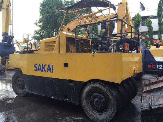 ต้องการขายรถบดล้อยาง9ล้อSAKAI TS7409 สภาพพร้อมใช้งาน