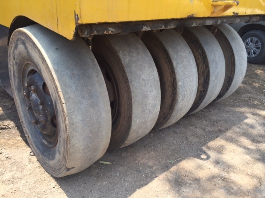 ต้องการขายรถบดล้อยาง9ล้อSAKAI TS7409 สภาพพร้อมใช้งาน