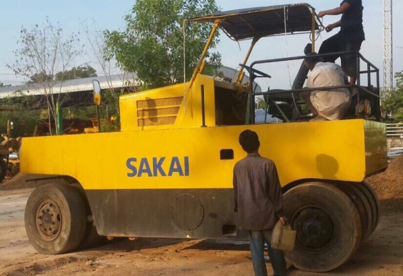 ต้องการขายรถบดล้อยาง9ล้อSAKAI TS7409 สภาพพร้อมใช้งาน