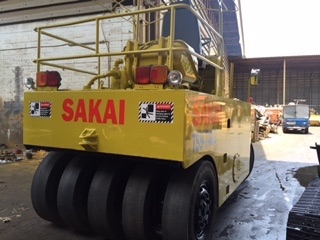 ต้องการขายรถบดล้อยาง9ล้อSAKAI TS7409 สภาพพร้อมใช้งาน