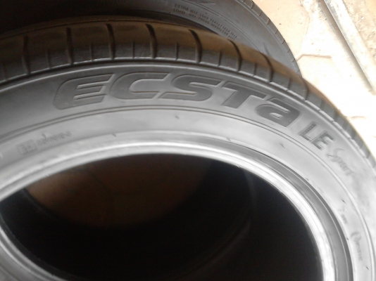225/50R17 KUMHO มี 2 เส้น โทร.081-427-3941