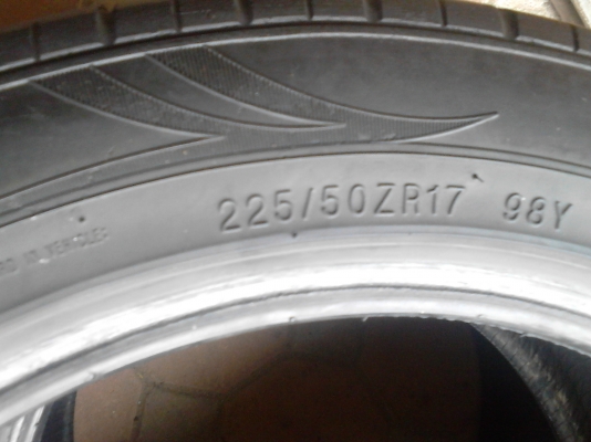 225/50R17 KUMHO มี 2 เส้น โทร.081-427-3941