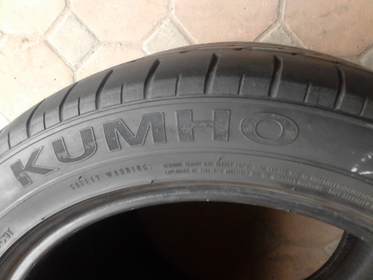 225/50R17 KUMHO มี 2 เส้น โทร.081-427-3941