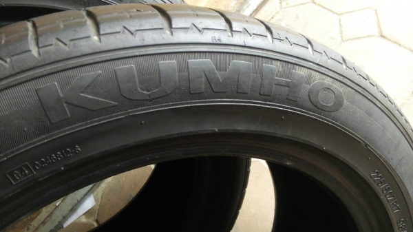 225/50R17 KUMHO มี 2 เส้น โทร.081-427-3941