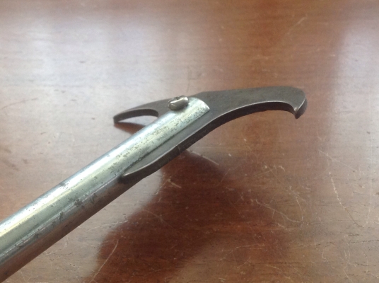 ขายเครื่องมือหน้าตาเหมือนตะขอเกี่ยว ขายเครื่องมือหน้าตาเหมือนตะขอเกี่ยว