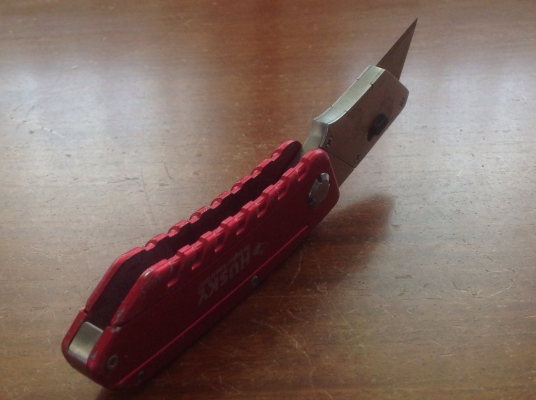 ขายมีดคัตเตอร์ Husky พับ ถอดเปลี่ยนใบได้