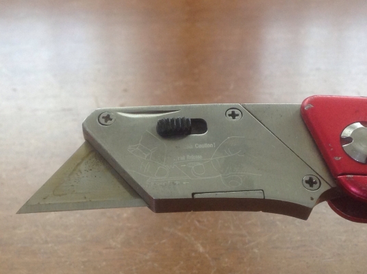 ขายมีดคัตเตอร์ Husky พับ ถอดเปลี่ยนใบได้