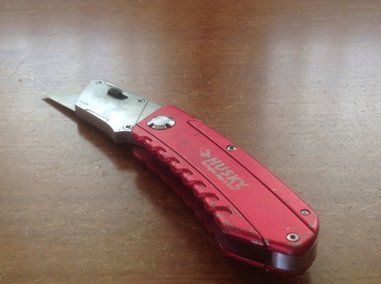 ขายมีดคัตเตอร์ Husky พับ ถอดเปลี่ยนใบได้