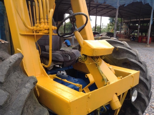 รถไถฟอดร์รุ่น6600ทำรถคีบอ้อย มือสอง สภาพดีราคาถูก ติดต่อ สัมฤทธิ์ 0818804620