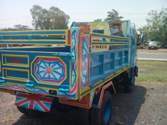 ขาย 6 ล้อดัมพ์ อิซุชูร็อคกี้  เครื่อง 195 แรง สนใจโทรฉลาดศิลป์ 0810707634