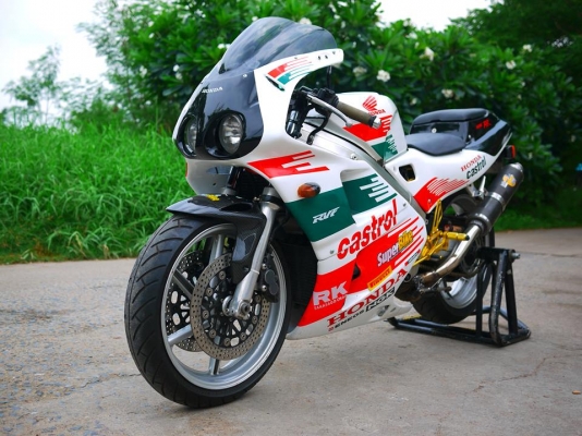 ขาย Nc30 พร้อมทะเบียนแท้ นักสะสมไม่ควรพลาด เครื่องสดๆขี่สนุกมาก แฟริ่งหน้า Rvf ท้ายเดิม ท่อสูตร Leovince