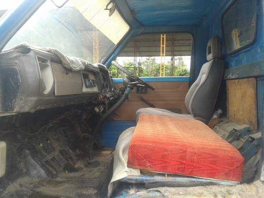 ขายด่วน6ล้อKS หัวยกได้ช่วงยาว5.50ม.เครื่องเกียร์4BD115 พวงมาลัย พาวเวอร์ ขายด่วน6ล้อKS หัวยกได้ช่วงยาว5.50ม.เครื่องเกียร์4BD115 พวงมาลัย พาวเวอร์