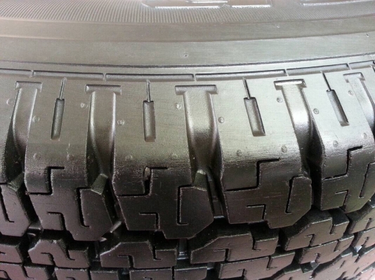 ขายล้อถอดป้ายแดง เชฟโรเลต พร้อมยาง BS 245 70 16 ขายล้อถอดป้ายแดง เชฟโรเลต พร้อมยาง BS 245 70 16