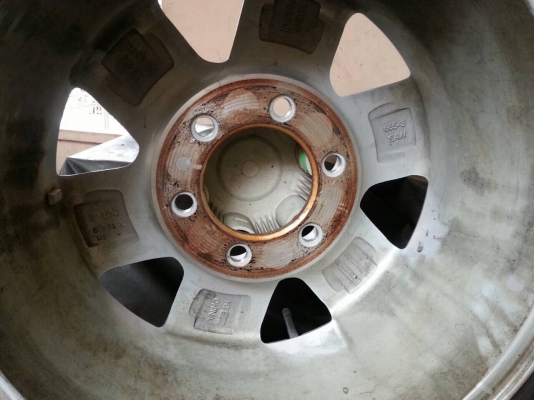 ขายล้อถอดป้ายแดง เชฟโรเลต พร้อมยาง BS 245 70 16 ขายล้อถอดป้ายแดง เชฟโรเลต พร้อมยาง BS 245 70 16