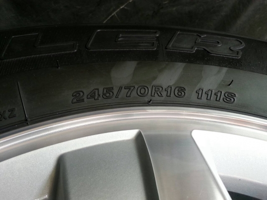 ขายล้อถอดป้ายแดง เชฟโรเลต พร้อมยาง BS 245 70 16 ขายล้อถอดป้ายแดง เชฟโรเลต พร้อมยาง BS 245 70 16