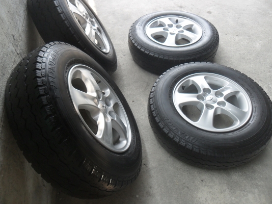 ล้อแม็ก 15นิ้ว 5รู ไทรตั้น พร้อมยาง สวยๆ 4 ล้อ ราคา 4700 บาท