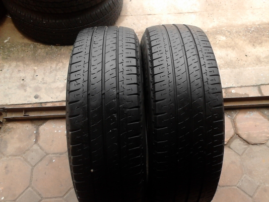 215/70R15 MICHELIN AGILIS ปี 2013 มี 2 เส้น tel.081-427-3941