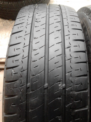 215/70R15 MICHELIN AGILIS ปี 2013 มี 2 เส้น tel.081-427-3941