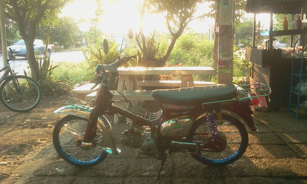 ขาย C70 เครื่องไนท์110 เครื่องเพิ่งทำมา ลูก125 เเคมซิ่ง คาบูเเดช(แท้) ท่อโอเวอร์ใหม่ ล้อขึ้นใหม่ โช้คหลังใหม่ ที่เหลือตามรูป ราคาถูกจัยวัยโจ๋ 9500 บาทไทย (ไม่ ท.บ.) ขาย C70 เครื่องไนท์110 เครื่องเพิ่งทำมา ลูก125 เเคมซิ่ง คาบูเเดช(แท้) ท่อโอเวอร์ใหม่ ล้อขึ้นใหม่ โช้คหลังใหม่ ที่เหลือตามรูป ราคาถูกจัยวัยโจ๋ 9500 บาทไทย (ไม่ ท.บ.)