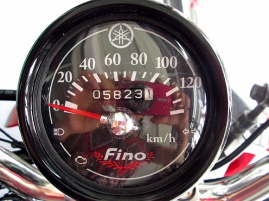 Fino PS สีดำแดง รถเดือน พฤศจิกายน ปี 57 รุ่นขายดี ไมล์ 3 พันโล  แถม 2 รายการ 26900