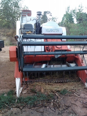 ขายรถเกี่ยวข้าว