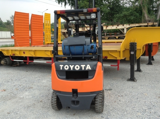 ขายรถยก TOYOTA 8FGL-10 เก่านอกพร้อมใช้งาน