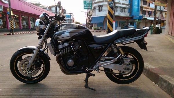 ขายคับ HONDA CB400 ปี93 ท่อแต่ง หม้อน้ำใหม่ แฮนด์บาร์ ยางหน้าหลังเต็ม อินวอยส์ สรรพสามิตร สวยๆ คับ ราคา 59000 บาท ส่งได้ทั่วไทยคับ สนใจติดต่อ 081-0578282 FACEBOOK POP BIGBIKE SAKONNAKHON ไอดีไลน์ POPBIGBIKESAKON คับ สนใจรถสวย ถูก ดี ต้อง POP BIGBIKE SAKON