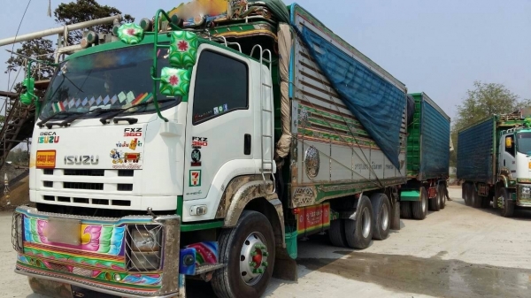 ขายรถพ่วง 22 ล้อ แม่-ลูก กระบะเนียมคอกเกษตรดั้ม อู่.ส สมบัติ ISUZU 360 ปี.54-55 สภาพสวย วิ้งแค่ 370000 กว่าๆ ราคา.2850000 สนใจนัดดูรถได้