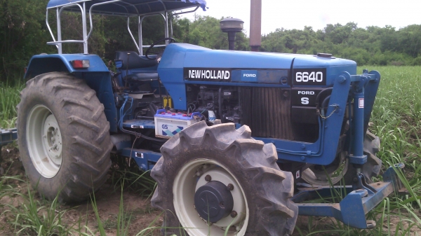 ขายรถไถFORDรุ่ร6640สองเพลาคานหน้าคาลาโล่ทะเบียนพร้อมโอนรถพร้อมใช้