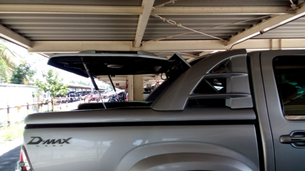 ฝาครอบกระบะพร้อมโรบาร์