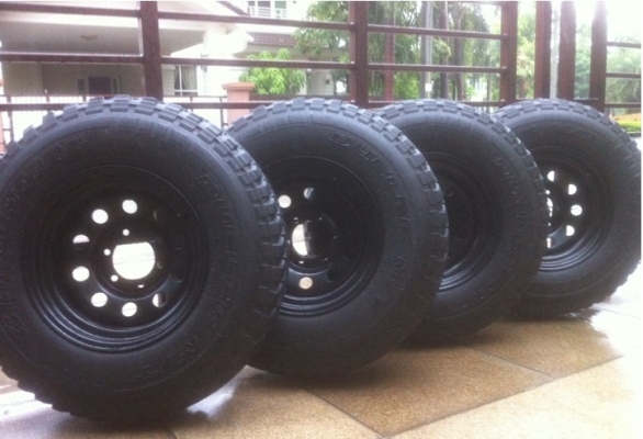ล้อกระทะผ่า16 กว้าง8 off-30 พร้อมยางเกรดสูง Mud Bridgestone 235 85 16 ดอกหนาๆ
